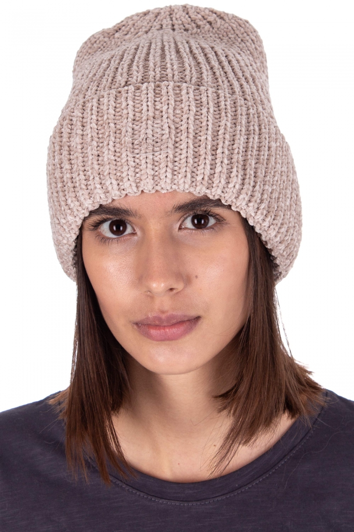 Iota hat